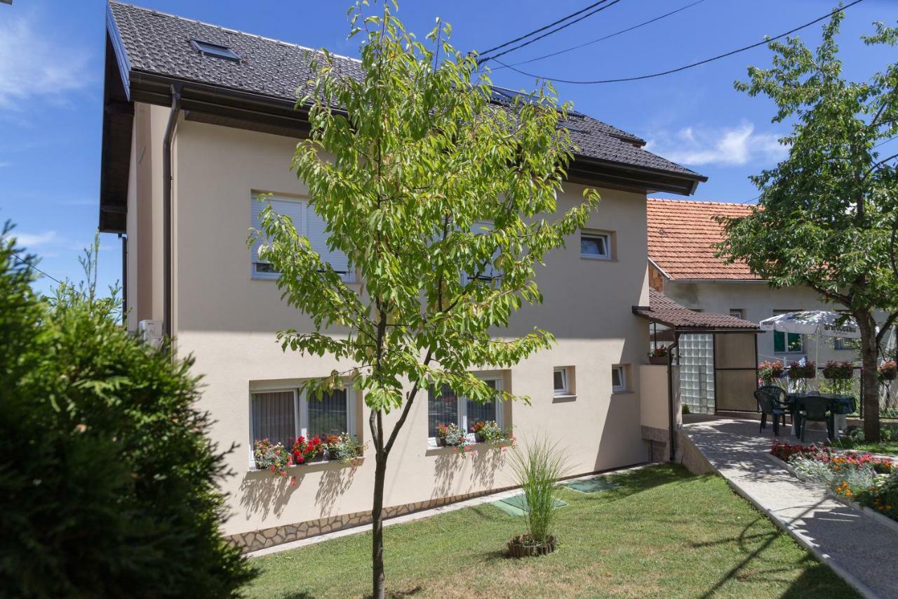 Iris Room & Apartment Slunj Exterior foto
